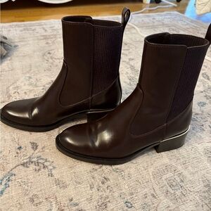 BARELY WORN ZARA CHELSEA BOOTS